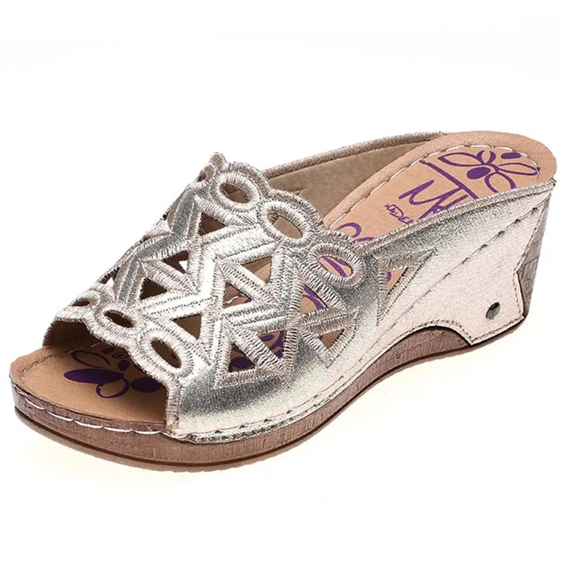 Kiilakorkoiset kengät, trendikkäät sandaalit, slip-on-kengät
