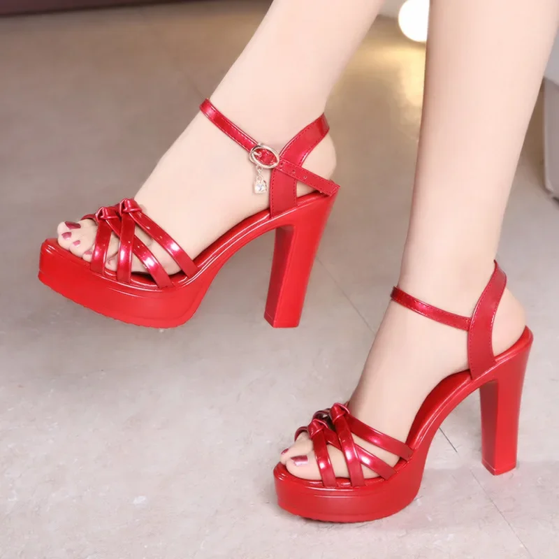 Chaussures d’été, sandales à plateforme, chaussures en cuir, talon carré